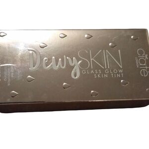 Ciaté London Dewy Skin‎ Tint